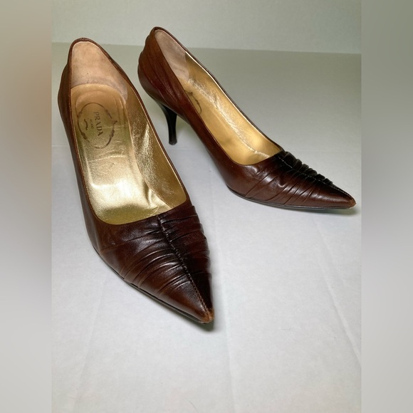 Prada EUC Size EUR 37 Pointed-Toe Brown Leather Heels - Picture 1 of 10